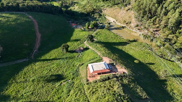 SÍTIO LUXO – 6,5 ALQUEIRES – 20 KM DE TEÓFILO OTONI – R$ 1.200.000,00