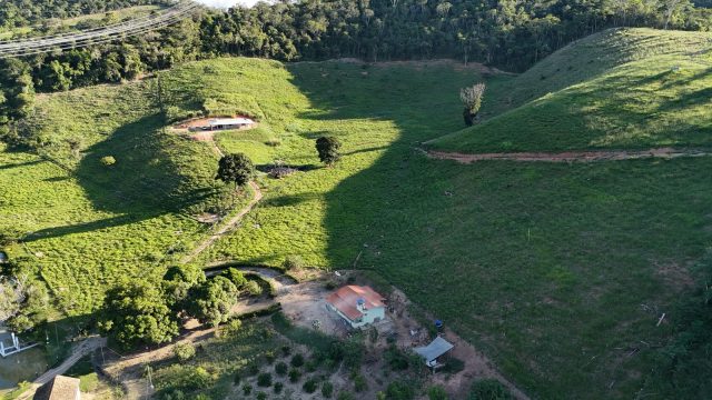 SÍTIO LUXO – 6,5 ALQUEIRES – 20 KM DE TEÓFILO OTONI – R$ 1.200.000,00