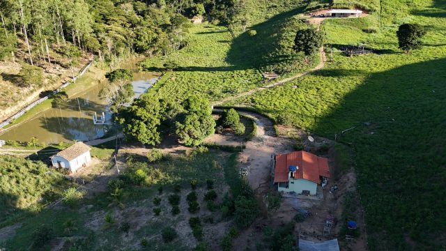 SÍTIO LUXO – 6,5 ALQUEIRES – 20 KM DE TEÓFILO OTONI – R$ 1.200.000,00