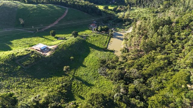 SÍTIO LUXO – 6,5 ALQUEIRES – 20 KM DE TEÓFILO OTONI – R$ 1.200.000,00
