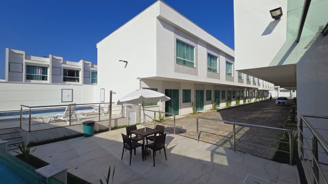 LINDA CASA DUPLEX EM CONDOMÍNIO – PORTO SEGURO BA – R$ 750.000,00