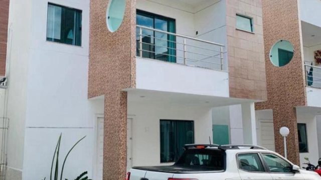 EXCELENTE CASA DUPLEX EM CONDOMÍNIO- TAPERAPUÃ – PORTO SEGURO BA R$ 750.000,00