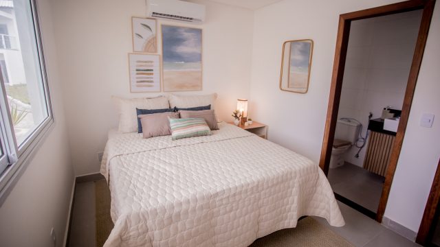 CASAS DUPLEX LUX0 – SANTA CRUZ CABRÁLIA – BA – 03 SUÍTES PÉ NA AREIA – R$ 760.000,00