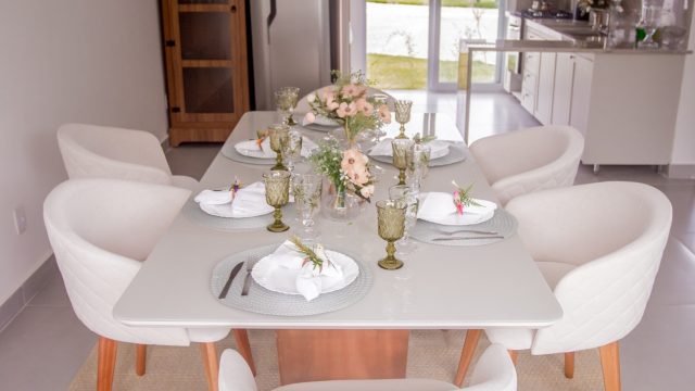 CASAS DUPLEX LUX0 – SANTA CRUZ CABRÁLIA – BA – 03 SUÍTES PÉ NA AREIA – R$ 760.000,00