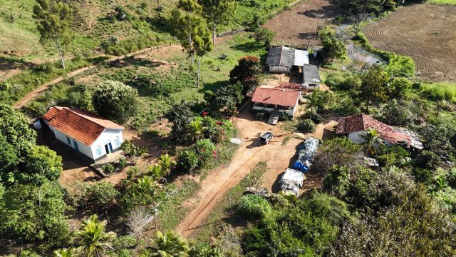 VENDO SÍTIO – 09 ALQUEIRES – PROX.A ITAMBACURI – R$1.200.000,00