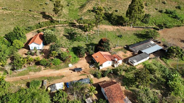 VENDO SÍTIO – 09 ALQUEIRES – PROX.A ITAMBACURI – R$1.200.000,00