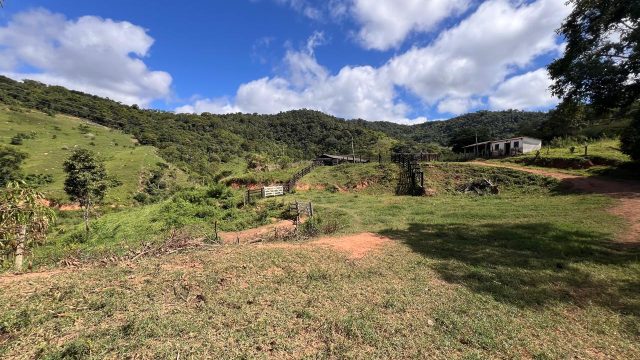 FAZENDA 18 ALQUEIRES – 25 KM DE ITAMBACURI – R$ 1.980.000,00
