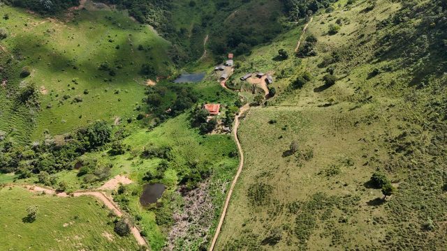 FAZENDA 18 ALQUEIRES – 25 KM DE ITAMBACURI – R$ 1.980.000,00