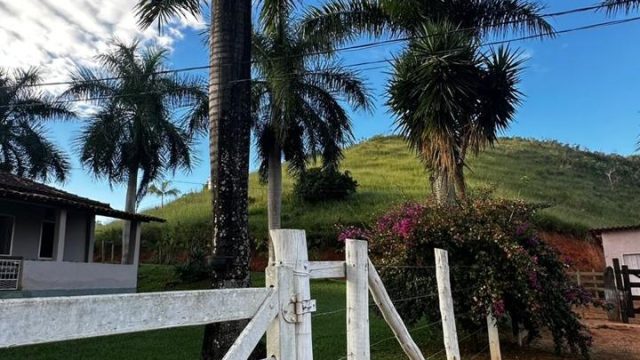 LINDA FAZENDA DE 212 HA –  BR 217 – 12 KM ÁGUA BOA – R$ 6.000.000,00