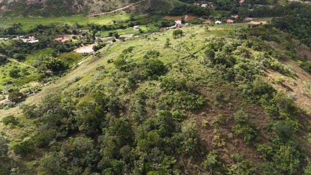 SÍTIO 05 ALQUEIRES – 12 KM DE TEÓFILO OTONI R$ 600.000,00