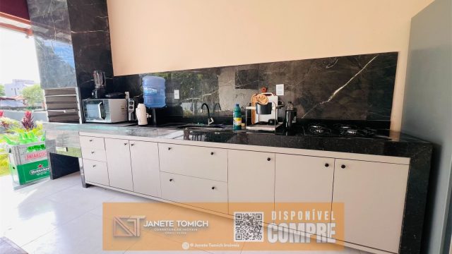 EXCELENTE CASA 03 QTOS-ÁREA GOURMET – PISCINA – GUARATIBA-PRADO-BA – R$ 650.000,00