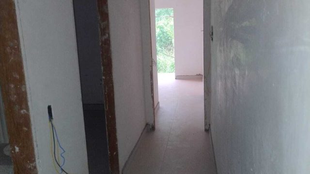 EXCELENTE CASA NOVA DUPLEX, EM FASE FINAL DE ACABAMENTO.