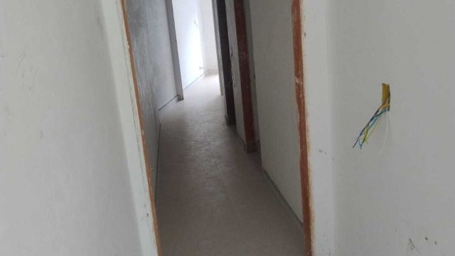 EXCELENTE CASA NOVA DUPLEX, EM FASE FINAL DE ACABAMENTO.