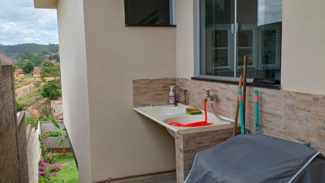EXCELENTE CASA